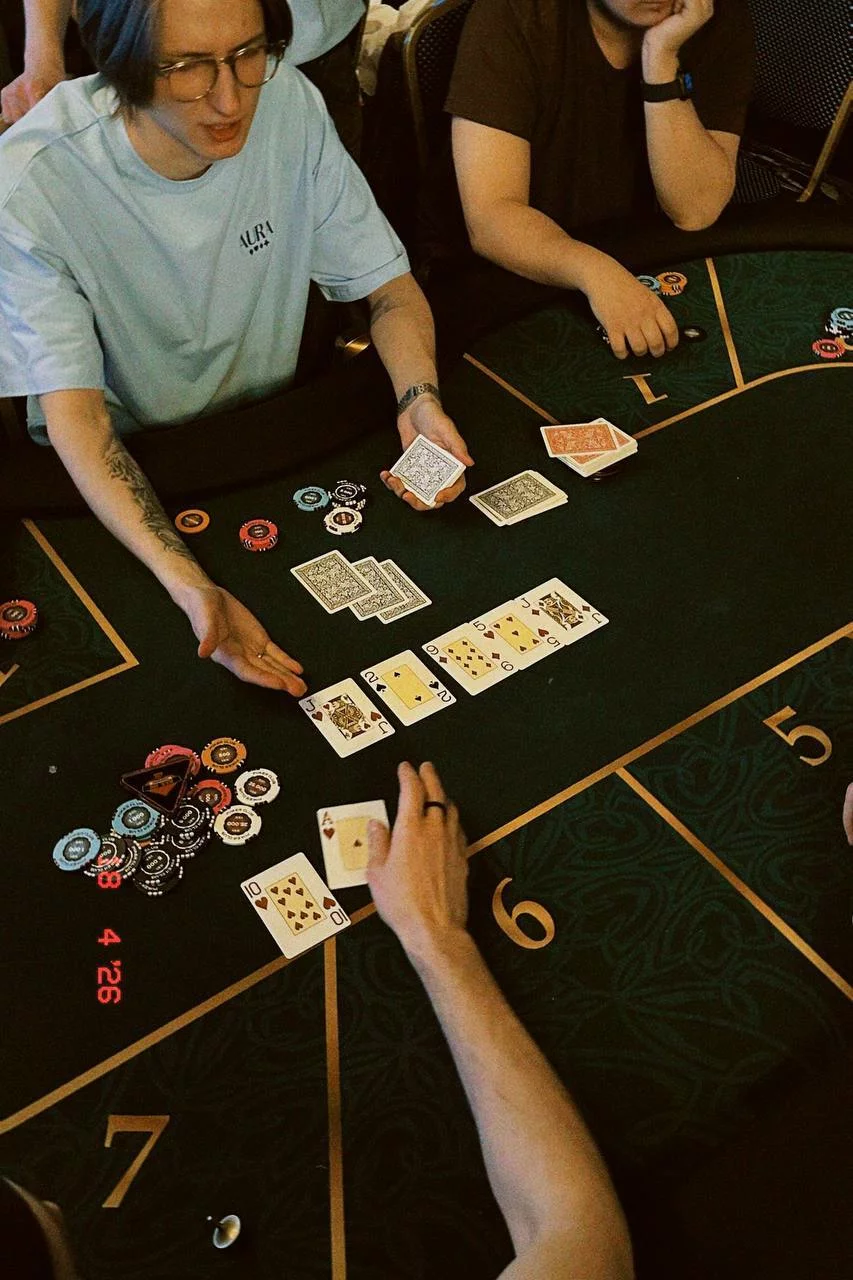 Aura Poker Club