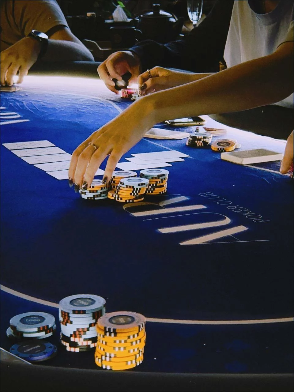 Aura Poker Club