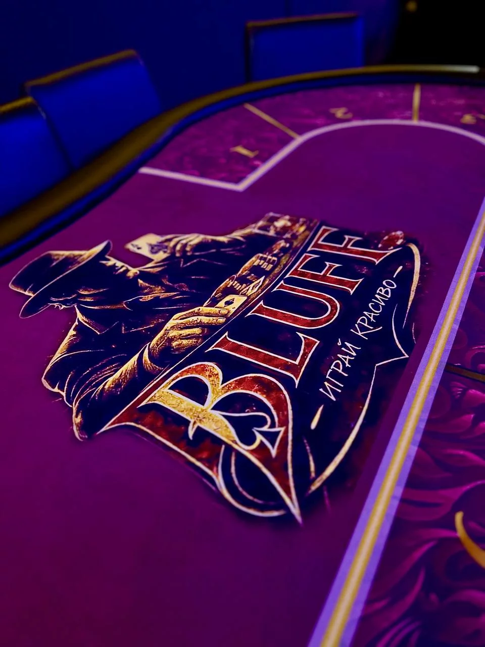 BLUFF CLUB
