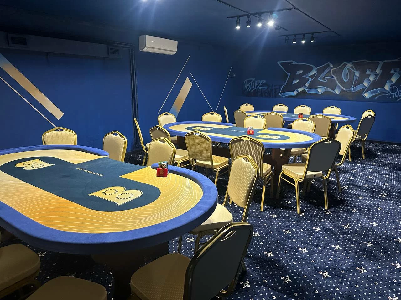 BLUFF POKER CLUB