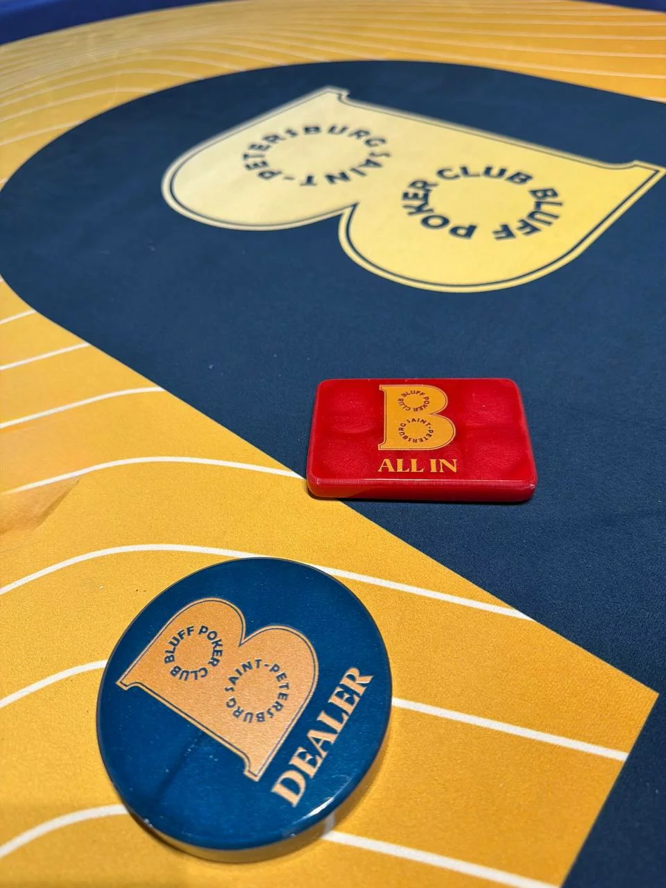 BLUFF POKER CLUB