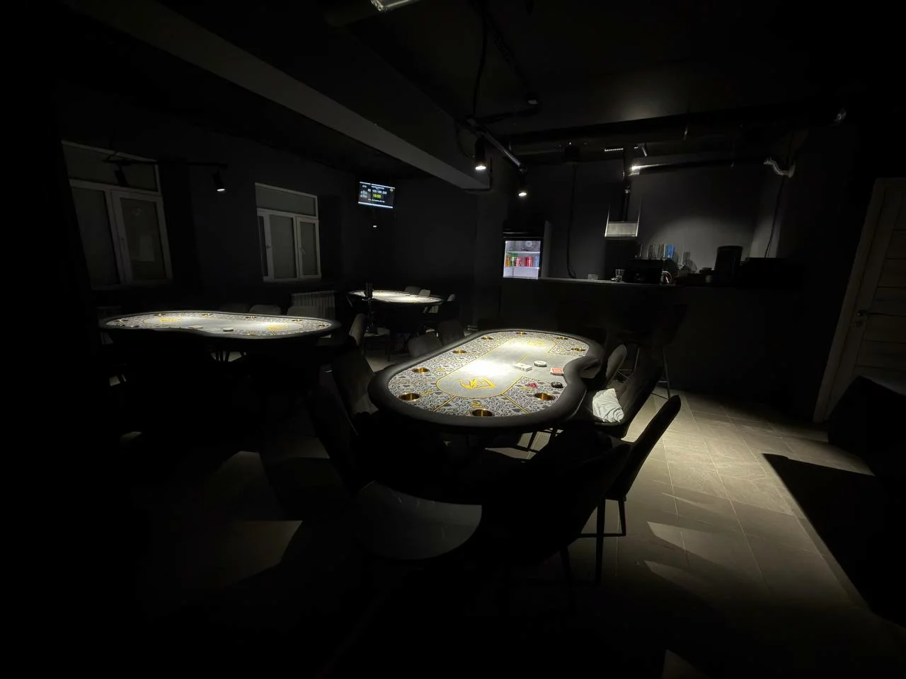 Check-Raise Poker Club